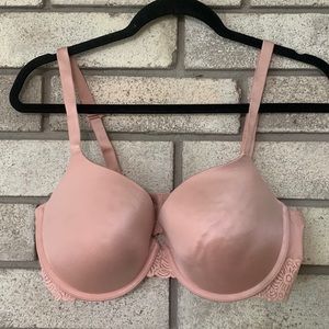 Auden bra has underwire 36DD